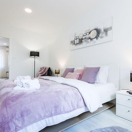 2Sis 2 Apartments 자다르 객실 사진