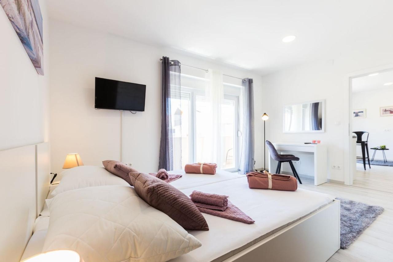 2Sis 2 Apartments 자다르 외부 사진