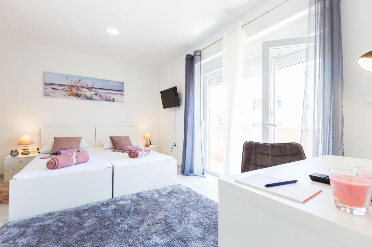 2Sis 2 Apartments 자다르 외부 사진