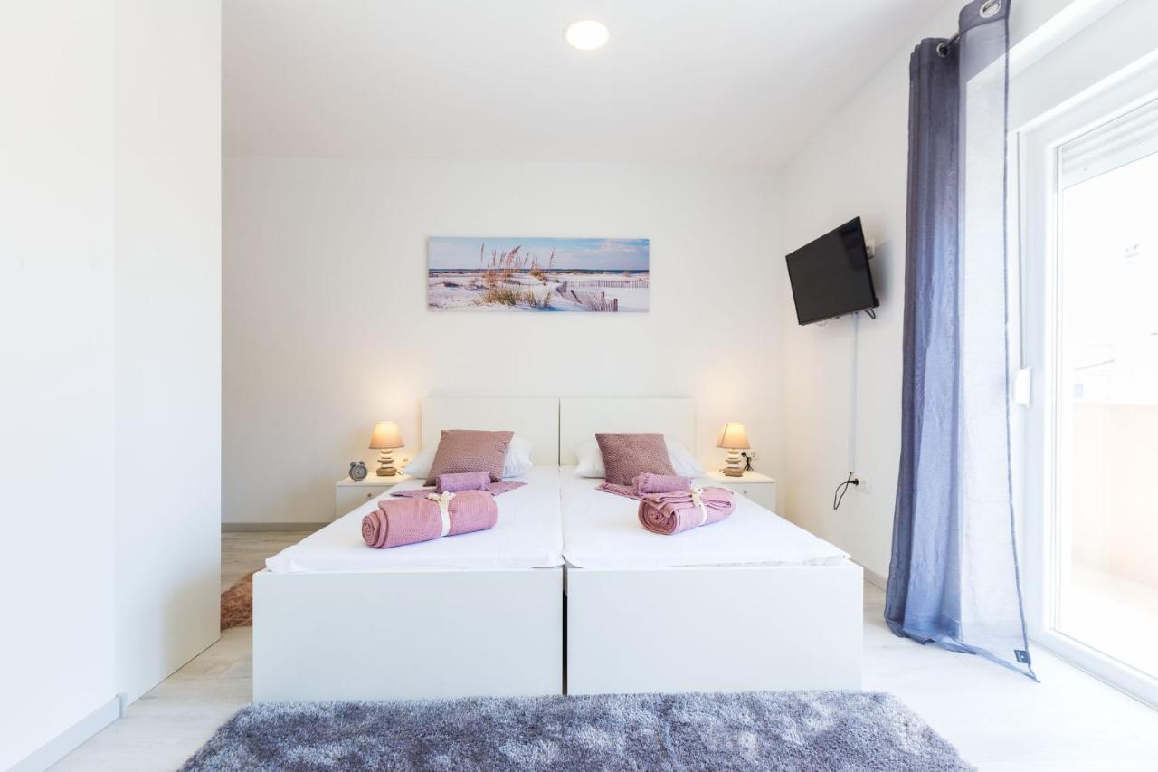2Sis 2 Apartments 자다르 외부 사진