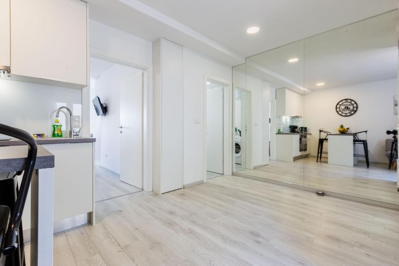 2Sis 2 Apartments 자다르 외부 사진