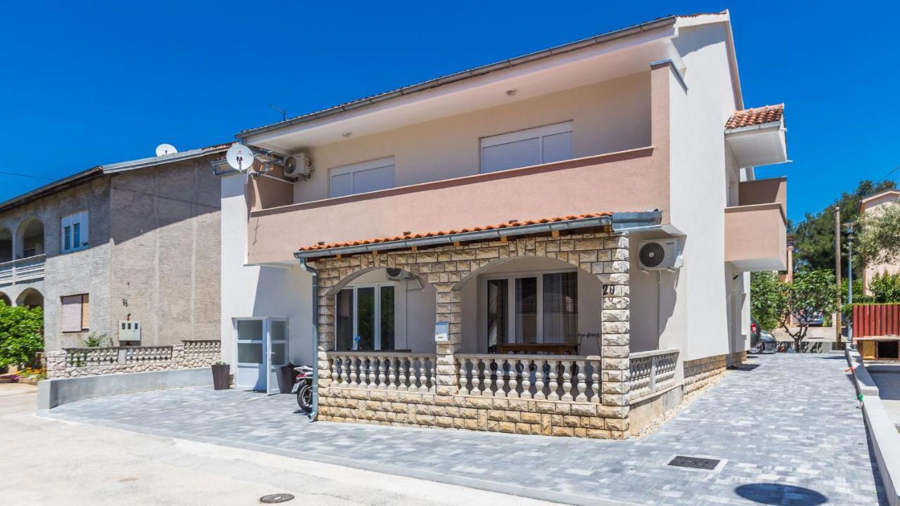 2Sis 2 Apartments 자다르 외부 사진